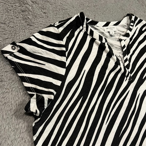 Liz Claiborne Blouse Top Zebra Print Button Accent Shoulder Plus Women's 1X‎ - Picture 2 of 9
